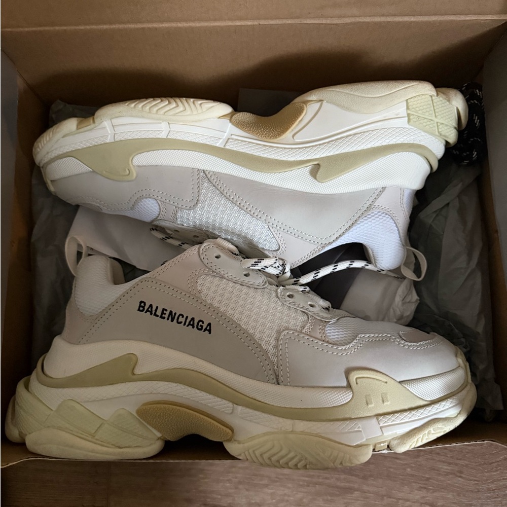 Balenciaga triple S